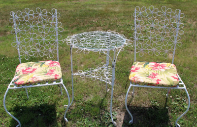 Vintage Daisy Painted Metal Chairs/Table