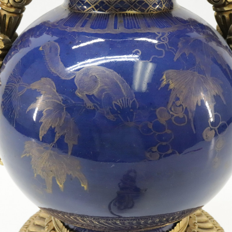 Chinese Blue Porcelain Triple Gourd Shape Vase