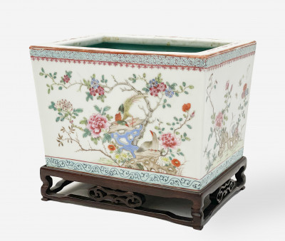 Chinese Porcelain Famille Rose Jardiniere