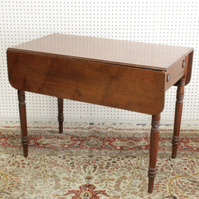 Image for Lot Late Federal Mahogany Dropleaf Table