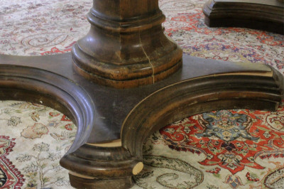 Burled Pattern Double Pedestal Dining Table