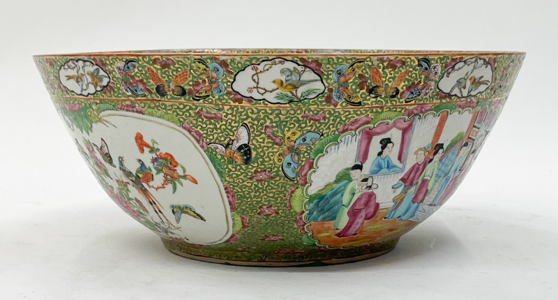 Large Chinese Rose Medallion Bowl, 19th Century