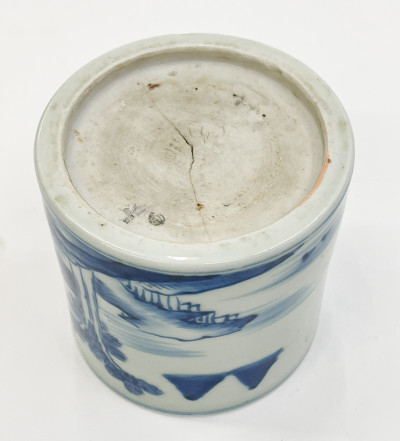 Chinese Porcelain Underglaze Blue Decorated Brush Pot