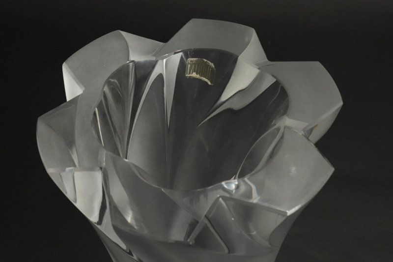 Lalique Frosted Crystal Narcisse Vase