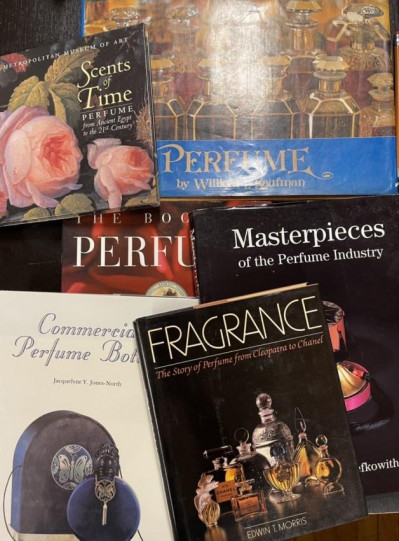 Image for Lot [PERFUME] 5 books on Perfumes & Perfume Bottles