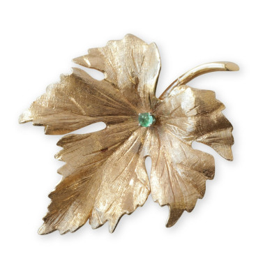 Image for Lot 14k Gold Maple Leaf Brooch
