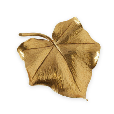 Image for Lot 14k Yellow Gold Grape Leaf Brooch