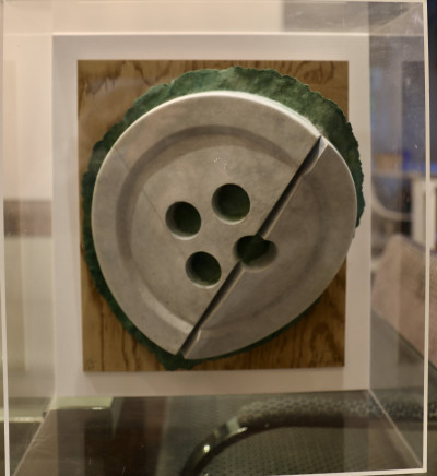 Claes Oldenburg - Broken Button