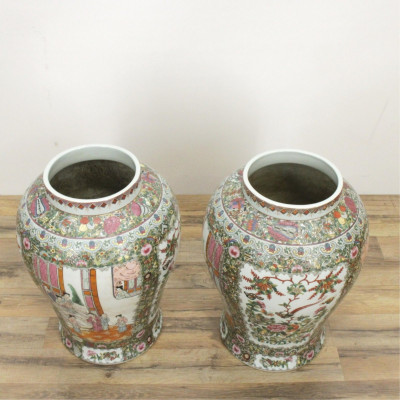 Pair of Large Rose Medallion Covered Urns, 20th c.
