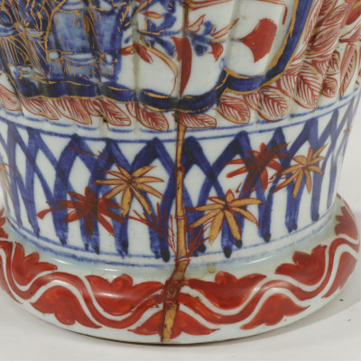Japanese Imari Lidded Vase 19th c.