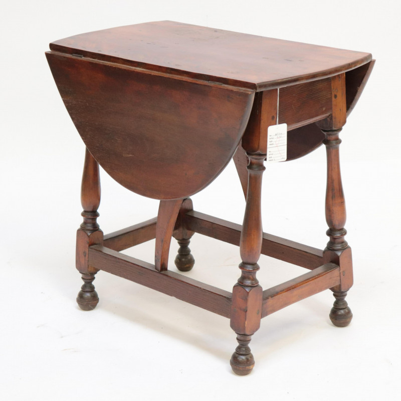 American Colonial Maple Butterfly Drop-Leaf Table