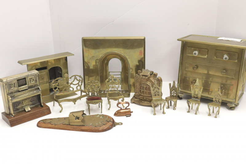 Collection Antique Brass Dollhouse Furnishings