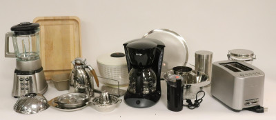 Image for Lot Countertop Kitchen Appliances & Wares