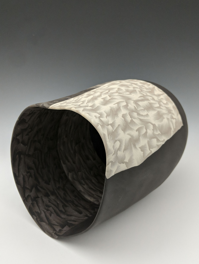 Thomas Hoadley - Tall black and white nerikomi vase