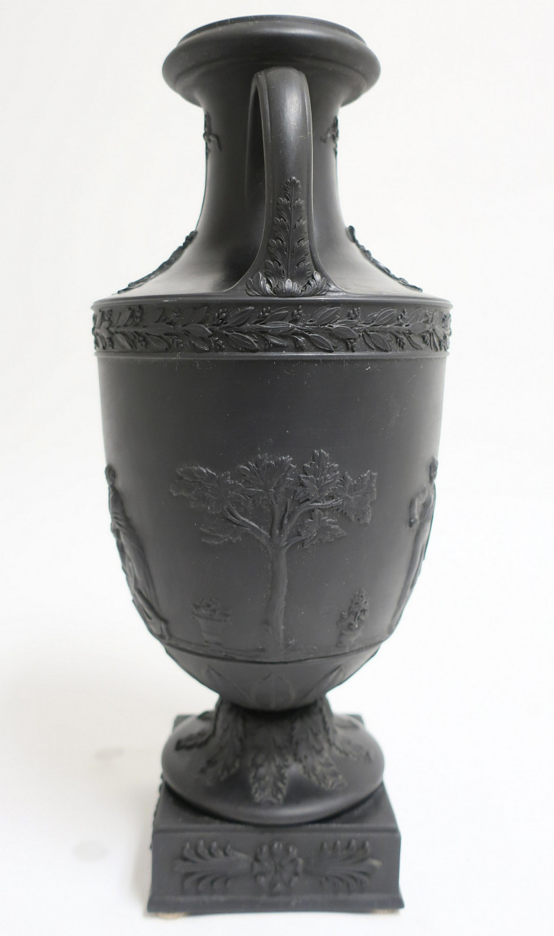 Wedgwood Basalt 2-Handled Vase on Plinth