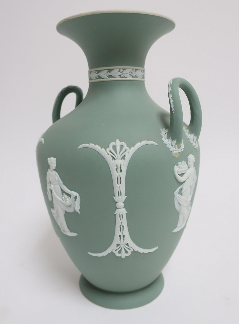 Wedgwood Jasper Dip Green 2-Handled Vase
