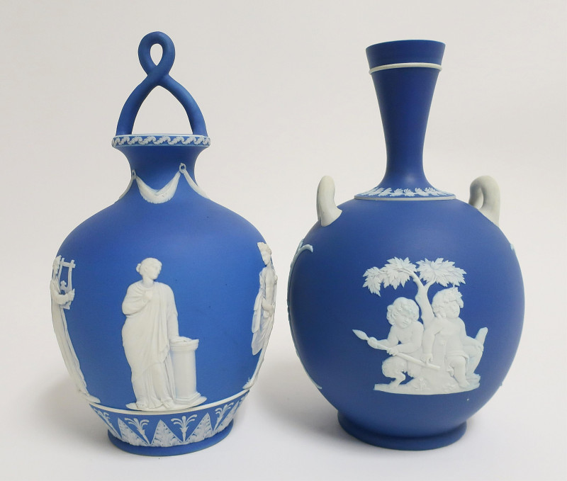 2 Wedgwood Dark Blue Japer Dip Vases