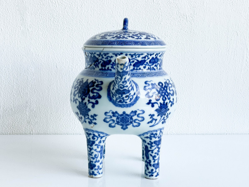 Chinese Blue and White 'Bajixiang' Porcelain Ewer and Cover, He