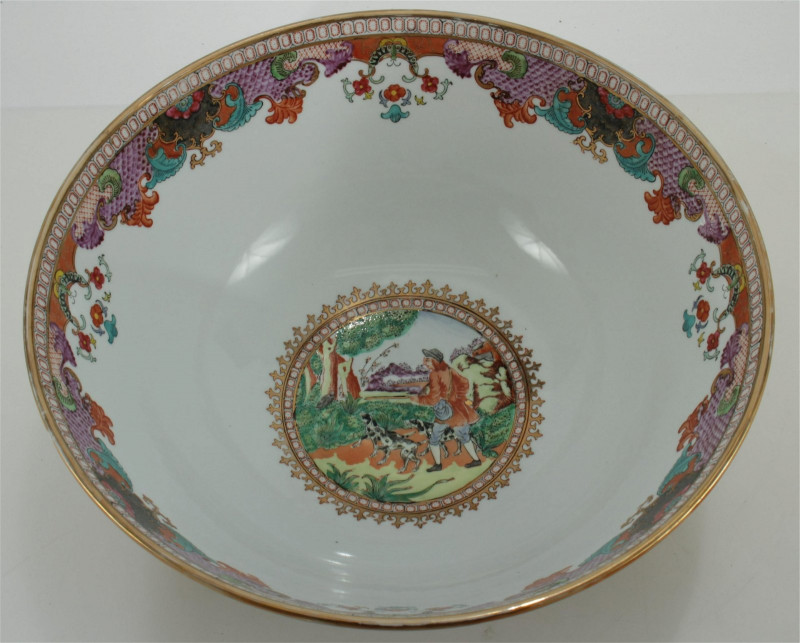 Chinese Mandarin Export Porcelain Center Bowl