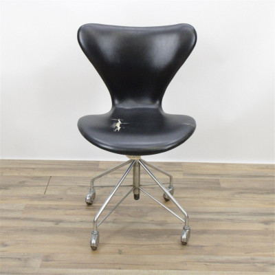 Arne Jacobsen Model 3117 Office Chair