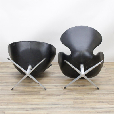 Pair of Arne Jacobsen Swan Lounge Chairs