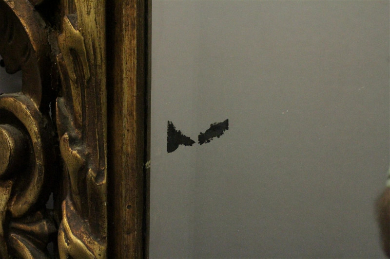 Large Venetian Giltwood Carved Mirror