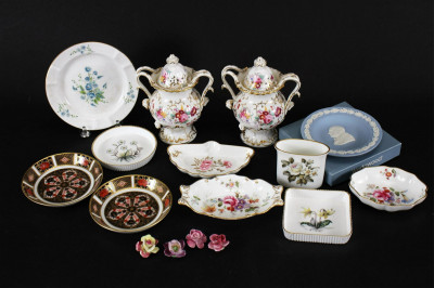 Image for Lot English Porcelain Urns & Trays