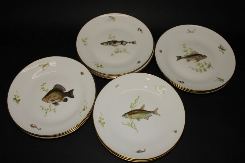 Set of 12 Richard Ginori Porcelain Fish Plates