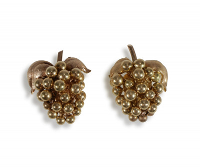 Image for Lot Pair of 18K 'Grape' Earrings