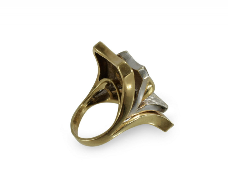 Contemporary 18K Ring