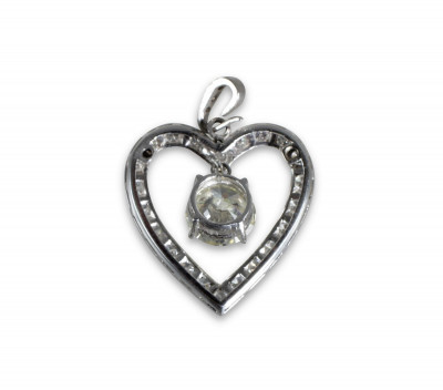 3.65 ct Diamond Heart Shaped Pendant