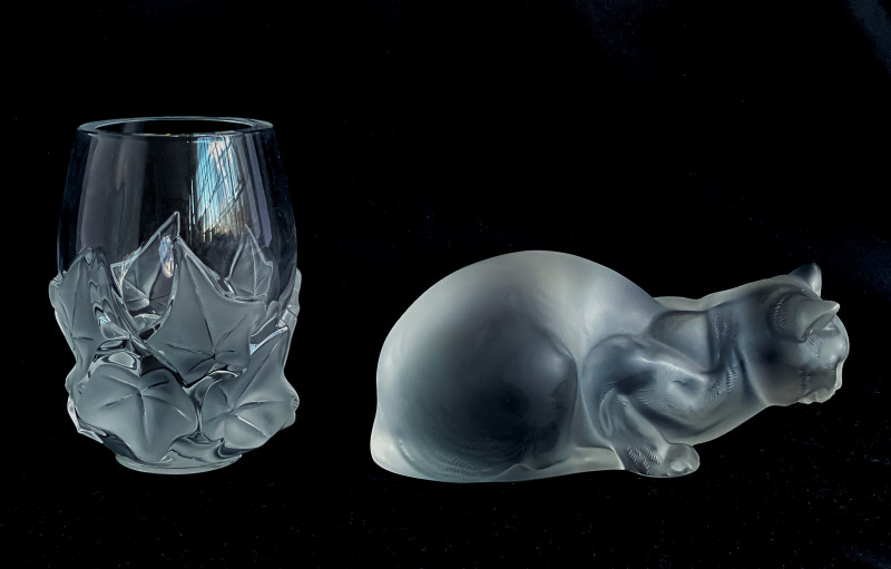 Lalique Frosted Crystal Cat and 'Hedera' Vase