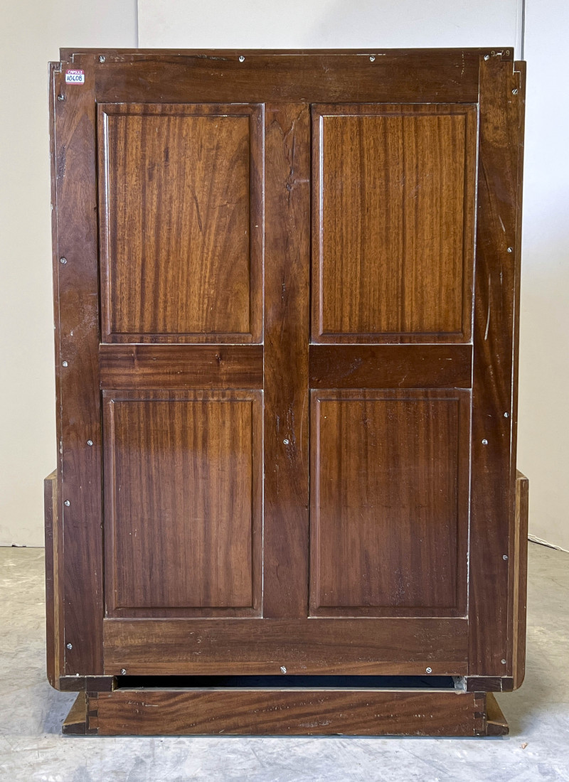 Art Deco Cabinet in the style of Jules Leleu
