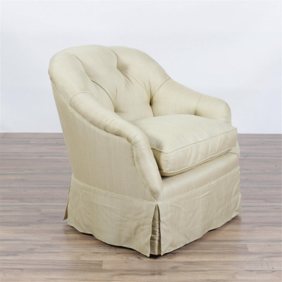 Image for Lot English Style Upholstered Barrel Chair