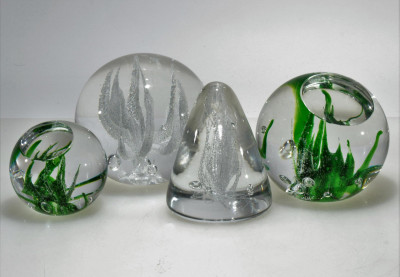 Vicke Lindstrand for Kosta Boda - Paperweights