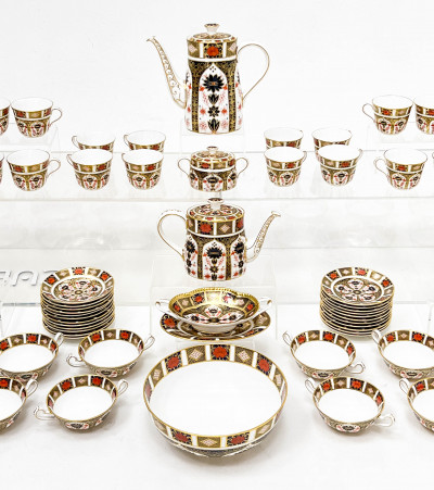 Extensive Royal Crown Derby Imari Partial Porcelain Dinner Service, 206 Pcs