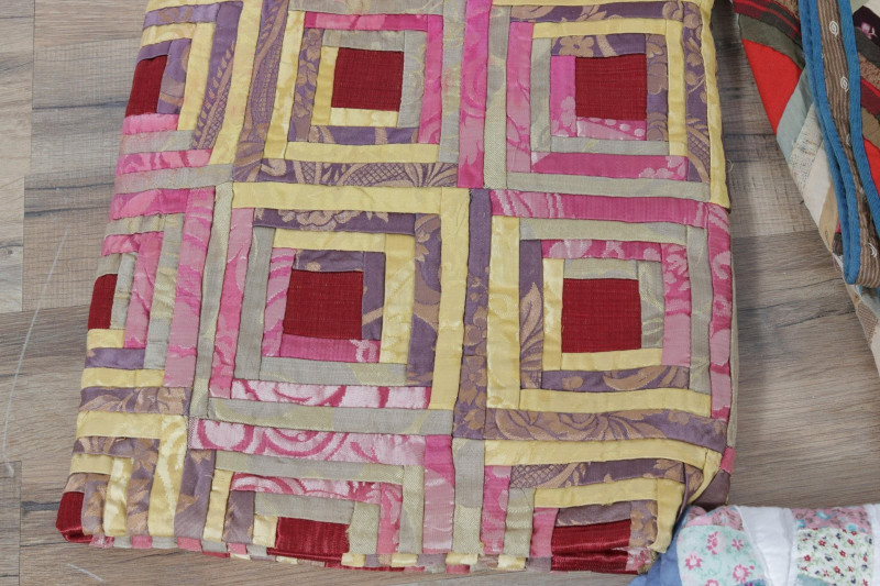 4 Various Quilts & Pair of Tapestry Pillows