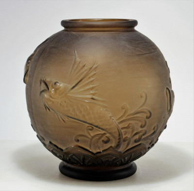 Pierre D'Avesn Lorraine/Daum - Etched Glass Vase