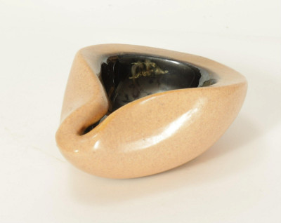Russel Wright for Bauer - Pinched Pottery Bowl