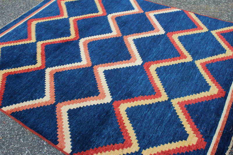 Navajo Style Hand Knotted Wool Rug 5-2 x 6-2
