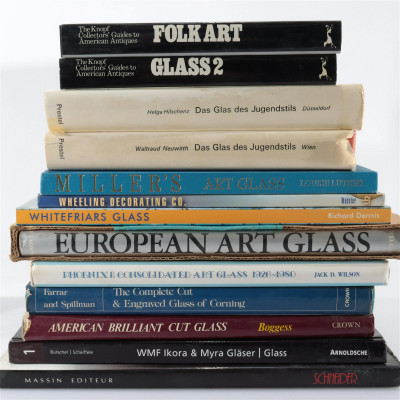 19 American & Continental Books on Glass