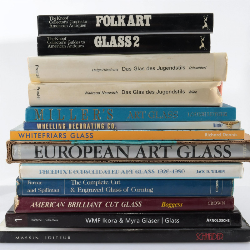 19 American & Continental Books on Glass