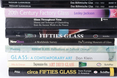 13 Books - Glass & Makers
