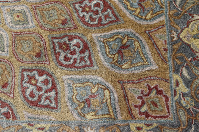 Safavieh Heritage Collection Wool Rug