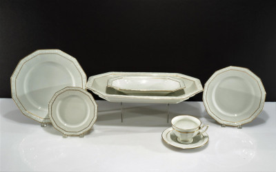 Image for Lot Rosenthal Maria Porcelain Dinnerware