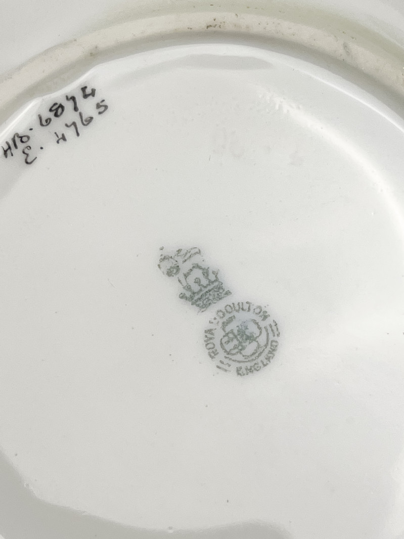 Royal Doulton Porcelain Dish Sets and Japanese Imari Bowl