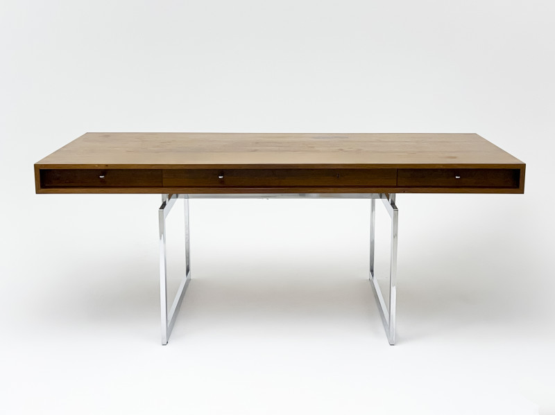 Bodil Kjær - Executive Desk, model 901