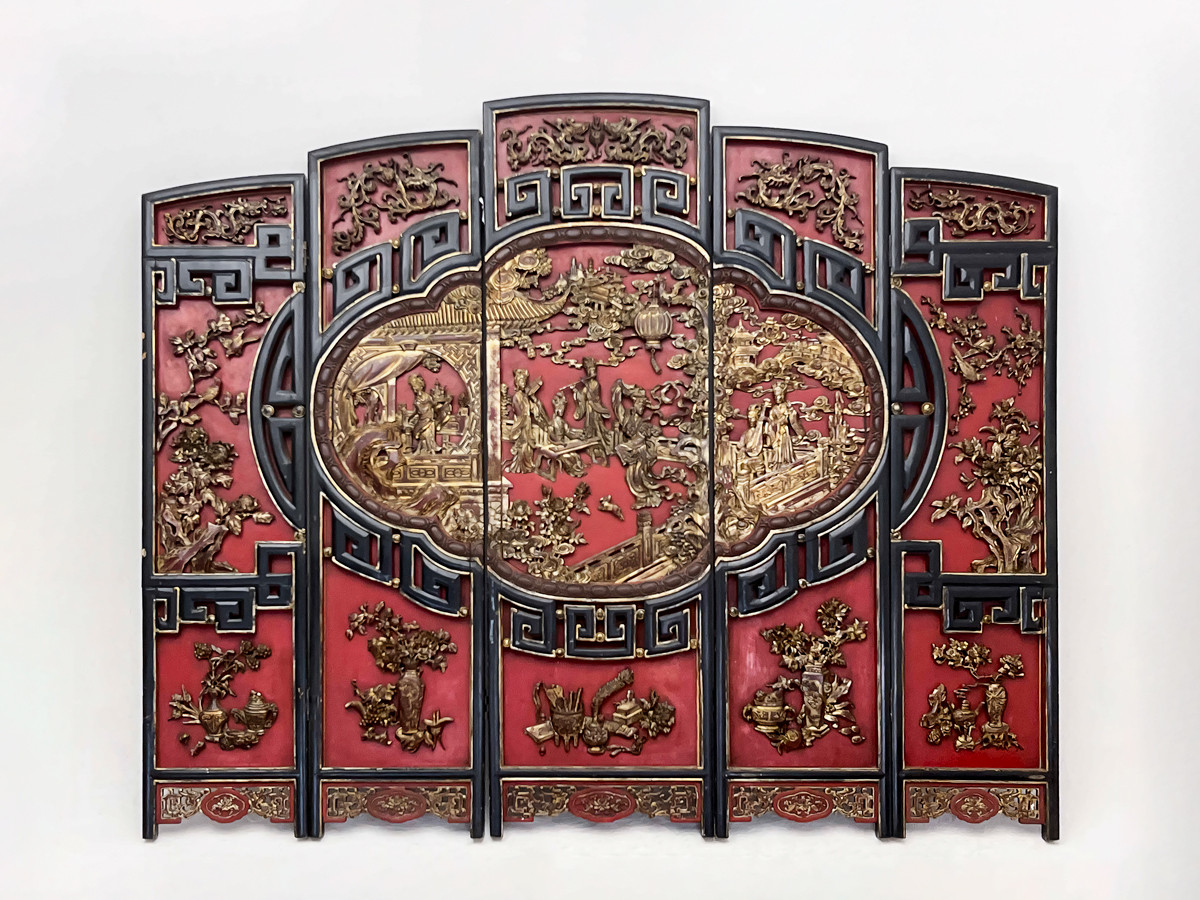 Chinese 5-panel gilt, lacquered and carved wood screen
