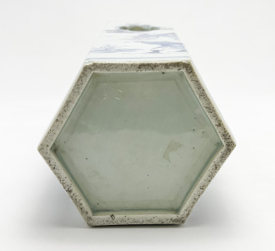 Chinese Porcelain Hexagonal Hat Stand