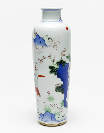 Chinese Wucai Porcelain Sleeve Vase